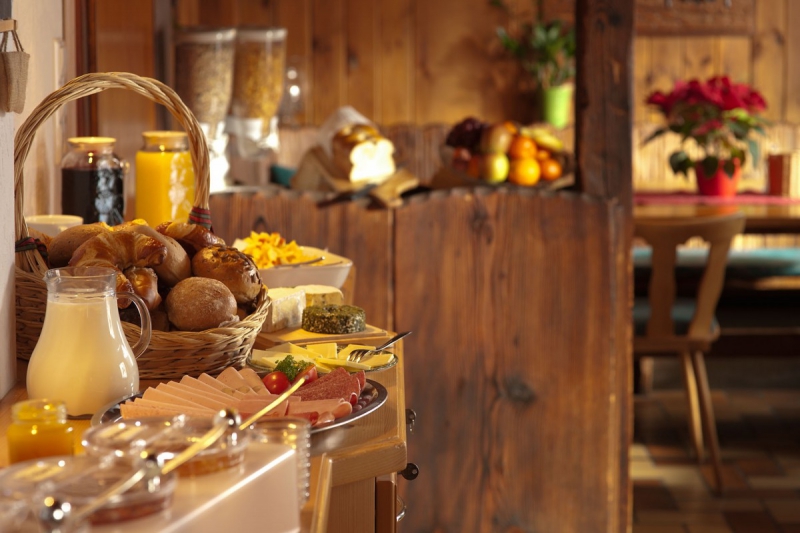 boulangerie-LA TURBIE-min_breakfast_buffet_food_restaurant_meal_hotel_plate_fresh-718745